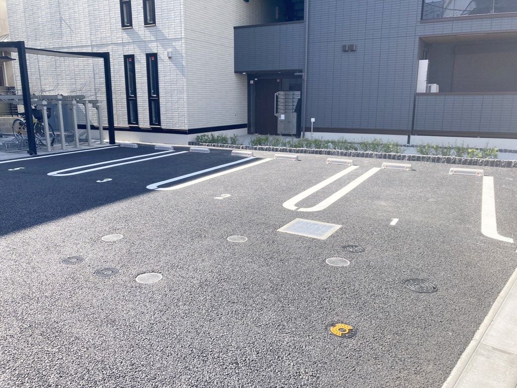 駐車場　駐車場