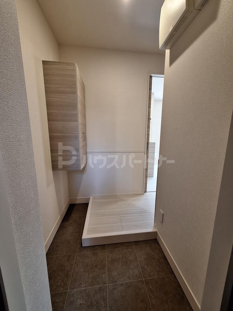 玄関　キッチン