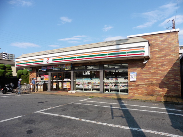 コンビニ　セブン－イレブン　越谷西口店（コンビニ）まで500m