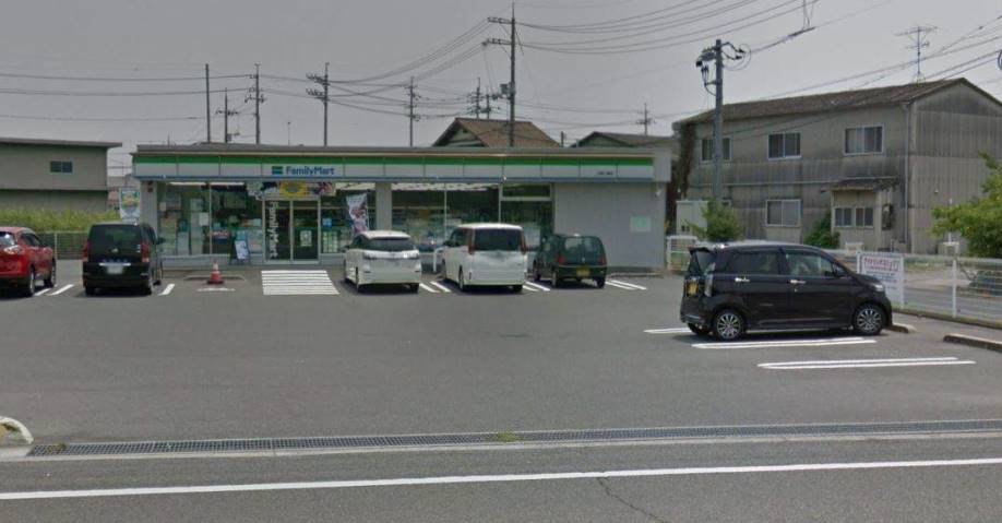 コンビニ　ファミリーマート（コンビニ）まで874m
