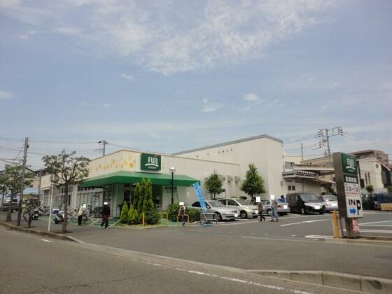 ショッピングセンター　Ｆｕｊｉ鵠沼藤が谷店（ショッピングセンター）まで313m