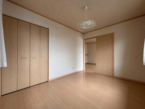 居室・リビング　室内