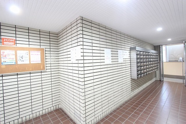 ＪＲ片町線 鴫野駅 徒歩10分 8階建 築33年の外観写真