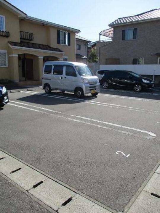 駐車場　駐車場