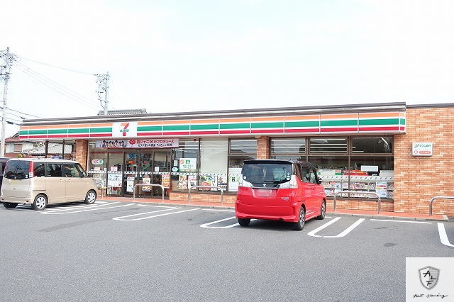 コンビニ　セブンイレブン（コンビニ）まで600m