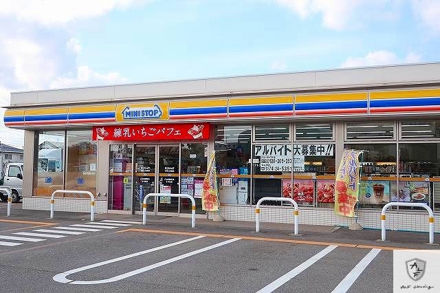 コンビニ　ミニストップ（コンビニ）まで600m
