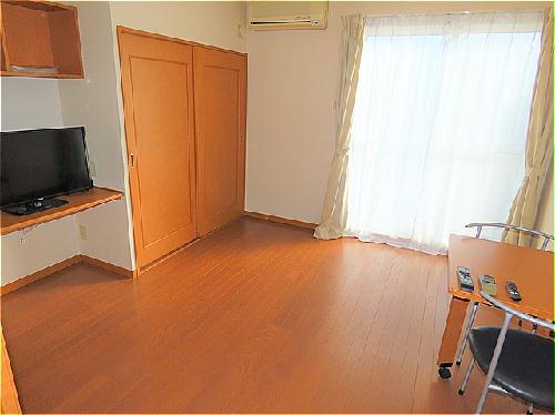 居室・リビング　家具家電が備え付けのお部屋です