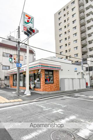 コンビニ　セブンイレブン（コンビニ）まで151m