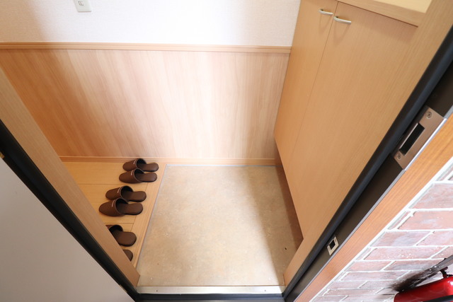 玄関　下駄箱付き　玄関