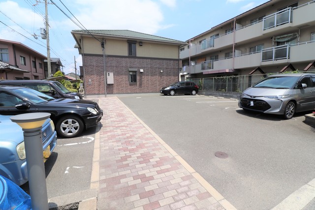 駐車場　敷地内駐車場