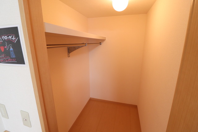 収納　ウォークインクローゼット