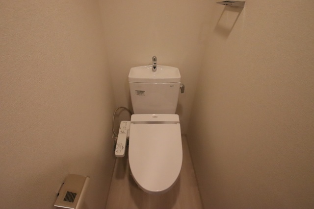 トイレ　※別室の参考写真の為、現況優先です。