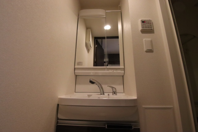洗面設備　※別室の参考写真の為、現況優先です。