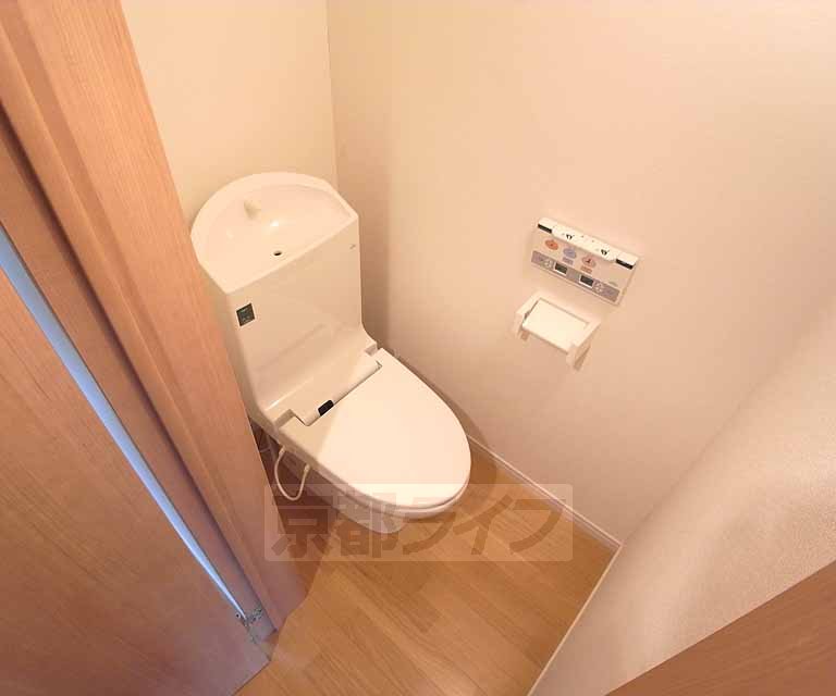 トイレ　ウォシュレット付