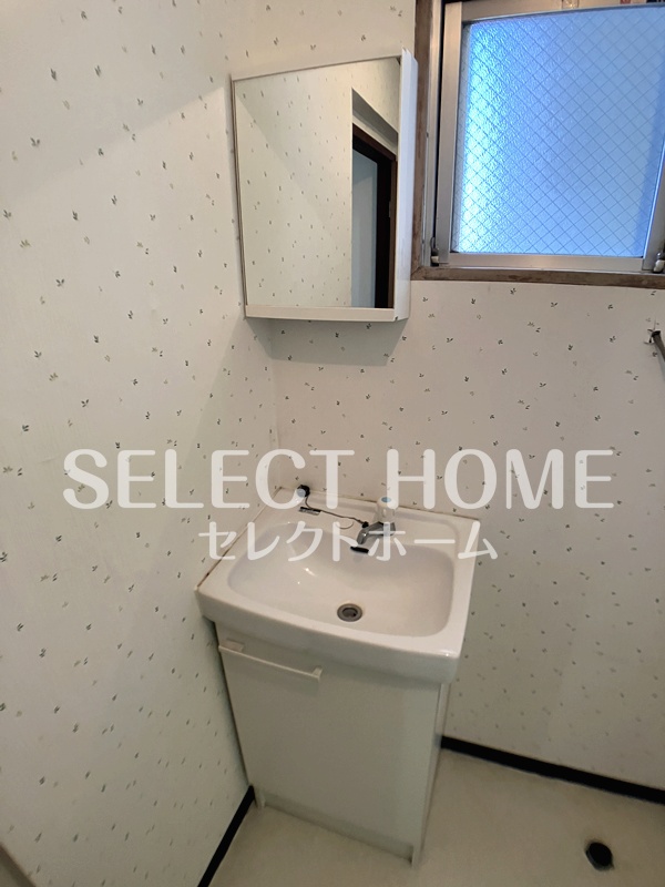 洗面設備　使いやすい独立洗面台です