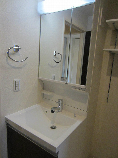 洗面設備　同仕様参考写真