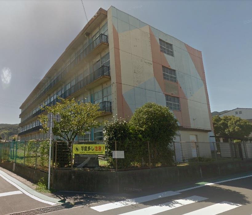 小学校　高部東小学校（小学校）まで597m