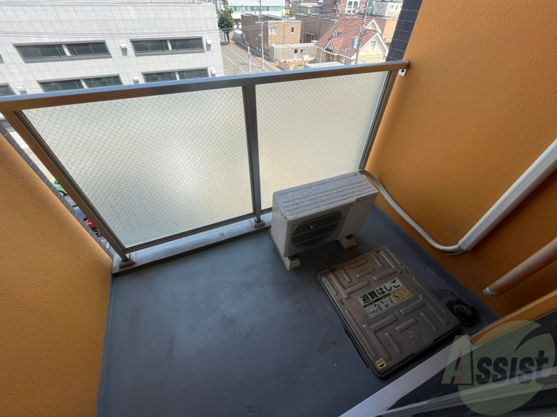 バルコニー　バルコニーです。洗濯物を干したり一息ついたりできますね！