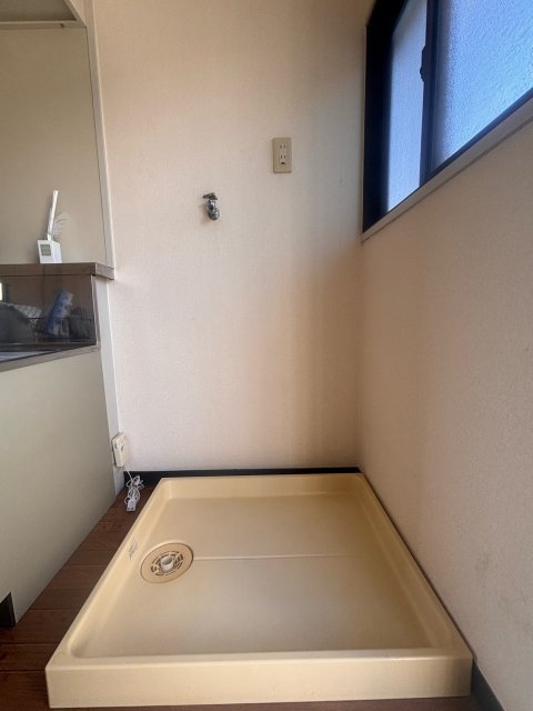 洗面設備　洗濯置き場です。