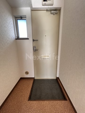 玄関　コツカハイツ 102