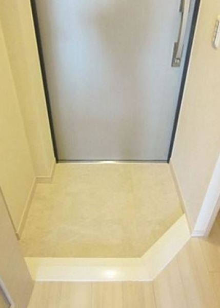 玄関　※反転タイプ参考