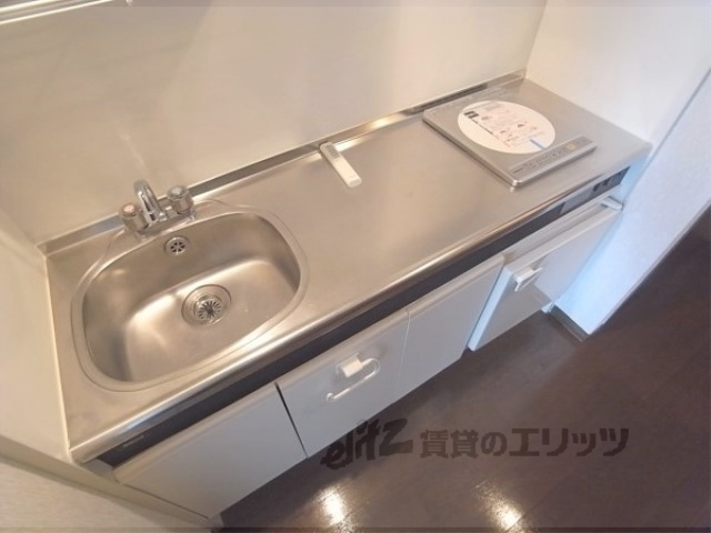 キッチン　調理スペースもあり、お料理も快適。