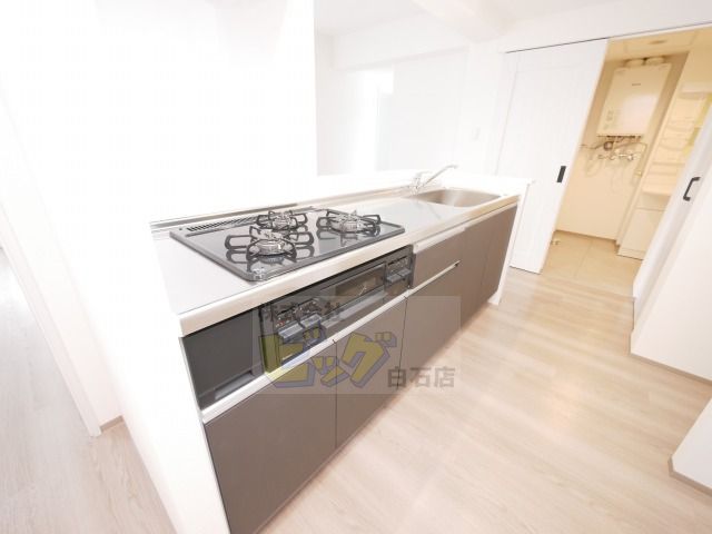 キッチン　人気で使用しやすい対面式システムキッチンです♪