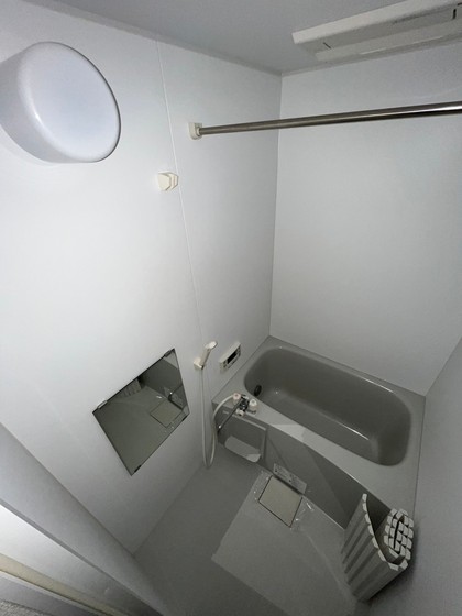 バス・シャワールーム　※別部屋の写真です