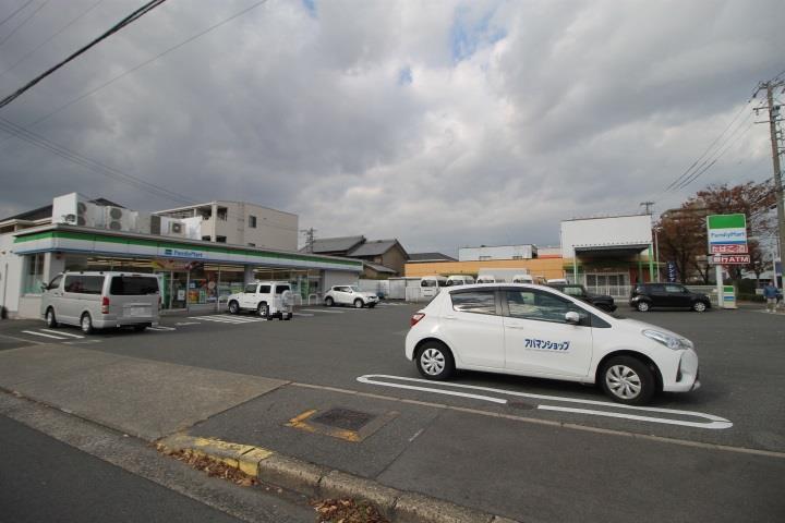 コンビニ　ファミリーマート港明正一丁目店（コンビニ）まで1497m