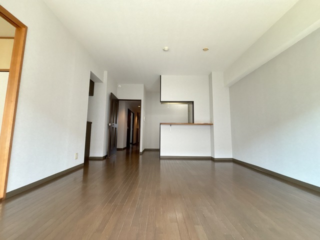 居室・リビング　【ＬＤＫ１４帖】　開放感あるリビング★