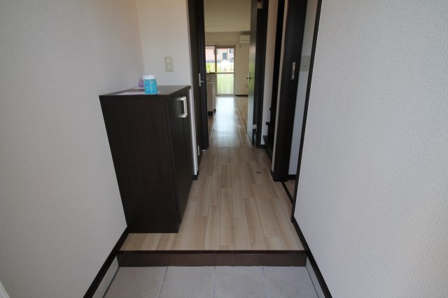 玄関　※同物件別号室の写真になります