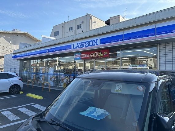 コンビニ　ローソン横須賀久里浜四丁目店（コンビニ）まで550m
