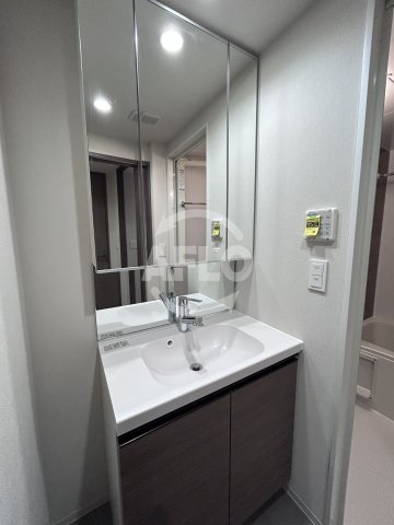 洗面設備　コンフォリア・リヴ淡路　洗面台