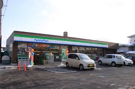 コンビニ　ファミリーマート仙台八木山店（コンビニ）まで746m