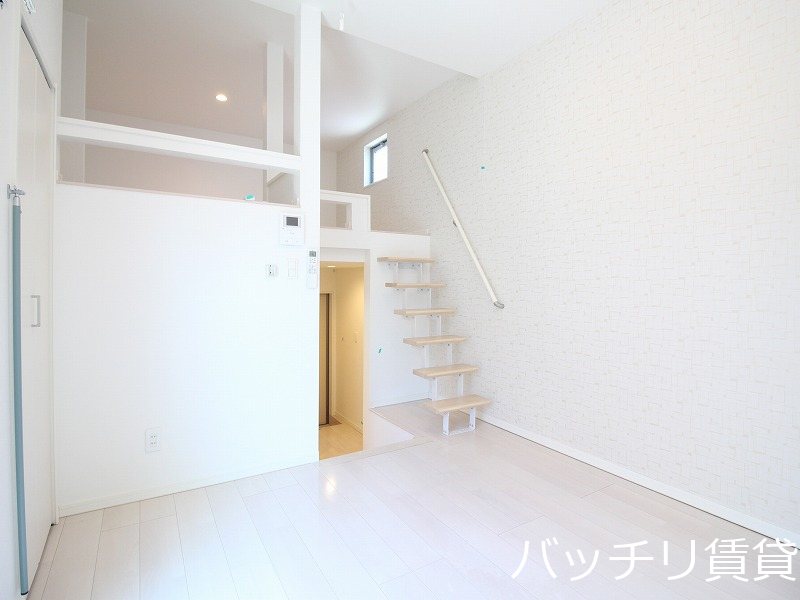 居室・リビング　同型タイプの為、現状を優先いたします。