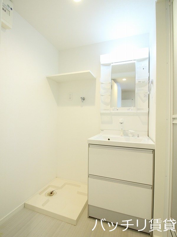 洗面設備　同型タイプの為、現状を優先いたします。