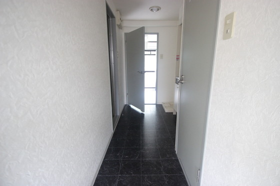 玄関　※別室の写真です