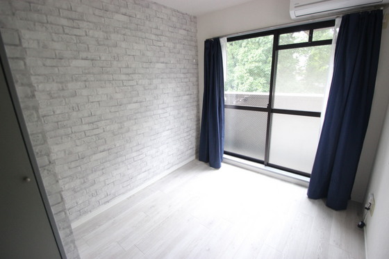 居室・リビング　※別室の写真です