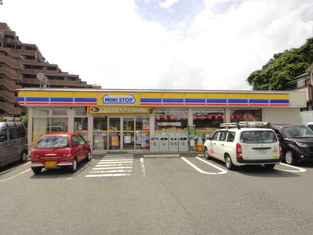 コンビニ　ミニストップ三ツ沢下町店（コンビニ）まで540m