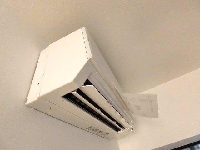 その他設備　暑い夏や寒い冬に大活躍のエアコン付きです☆冷暖房完備で1年中