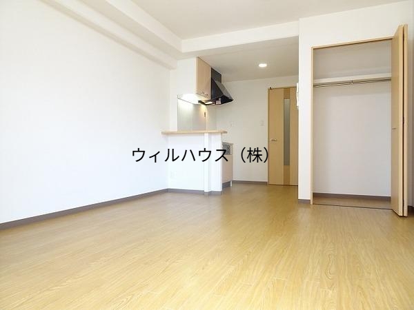 居室・リビング　広々洋室！