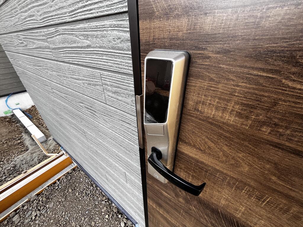 その他設備　玄関は電子キー（キーレス生活）