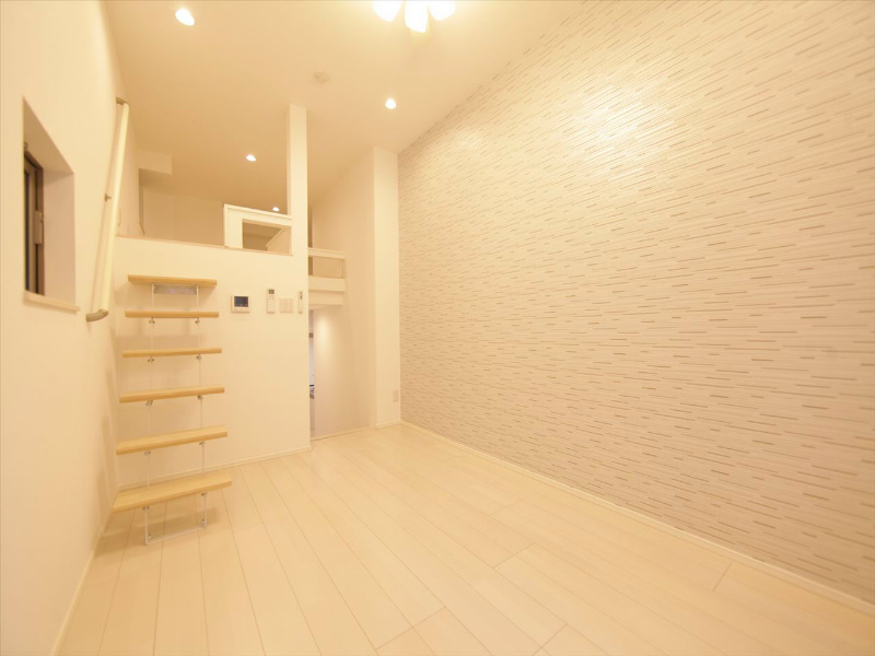 居室・リビング　洋室6.6帖　上階ロフト6帖（収納にもお部屋にも使えます）
