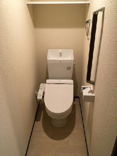 トイレ　温水洗浄便座付きです。