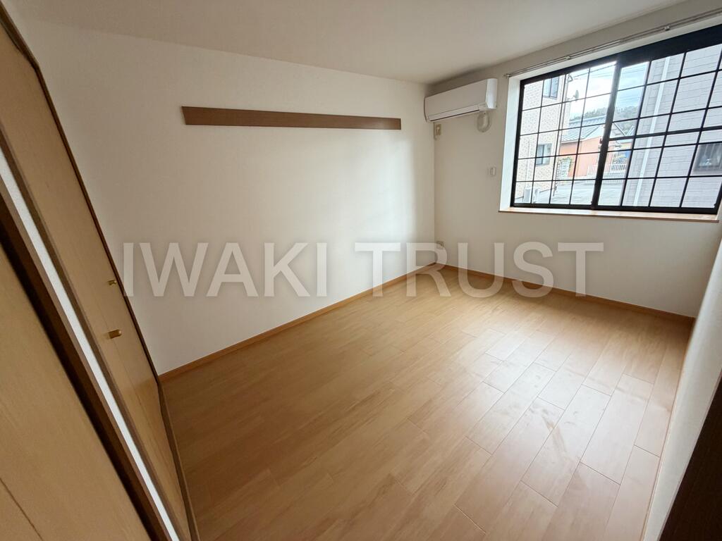 居室・リビング　洋室にもエアコン完備！夏も冬も快眠です！