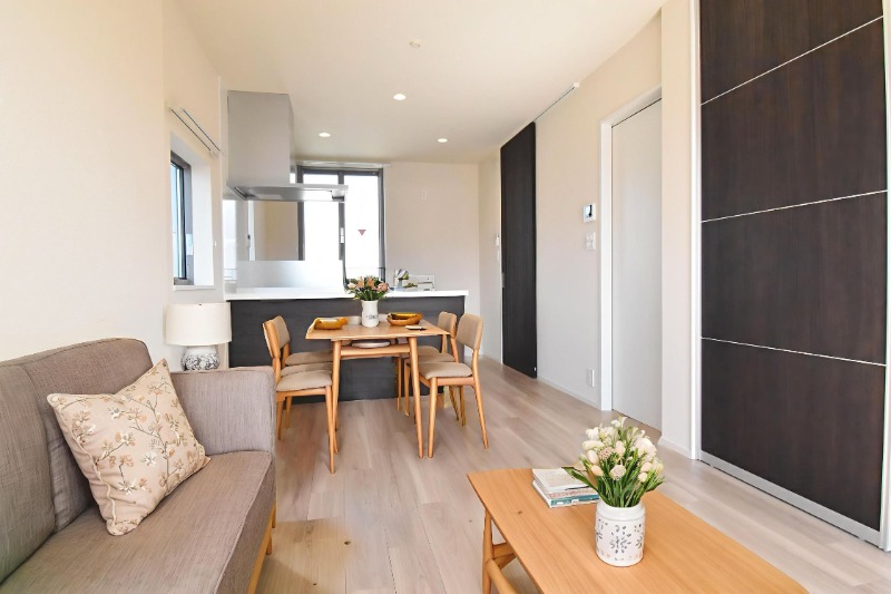 居室・リビング　ＣＧ画像の為実際は家具・家電の設置無し。