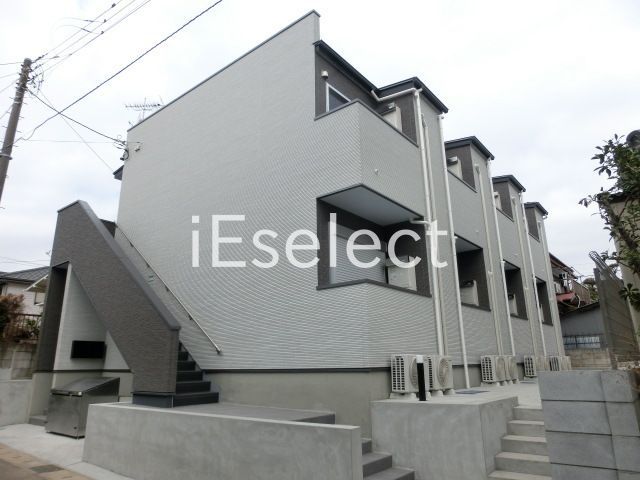 建物外観　２０１７年２月築のデザイナーズアパート。