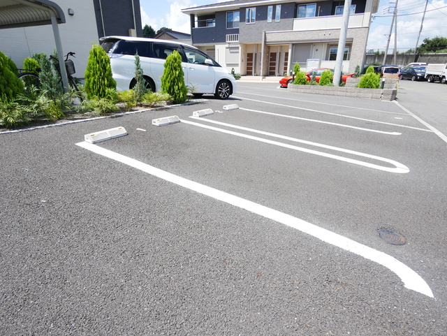 駐車場　★敷地内駐車場もございます★
