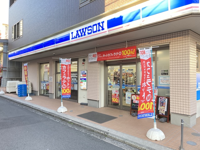 コンビニ　ローソン上大岡西二丁目店（コンビニ）まで633m