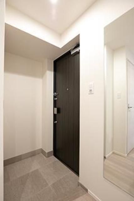 玄関　写真は同タイプ住居です